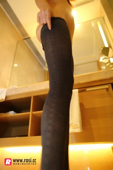 比分平台-新婚夫妻为抗疫推迟婚礼